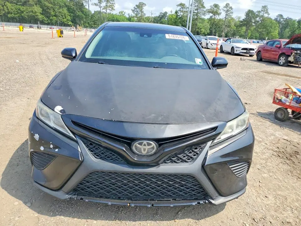 2018 TOYOTA CAMRY SE  