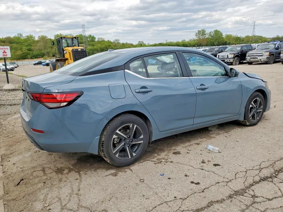 2025 NISSAN SENTRA SV  