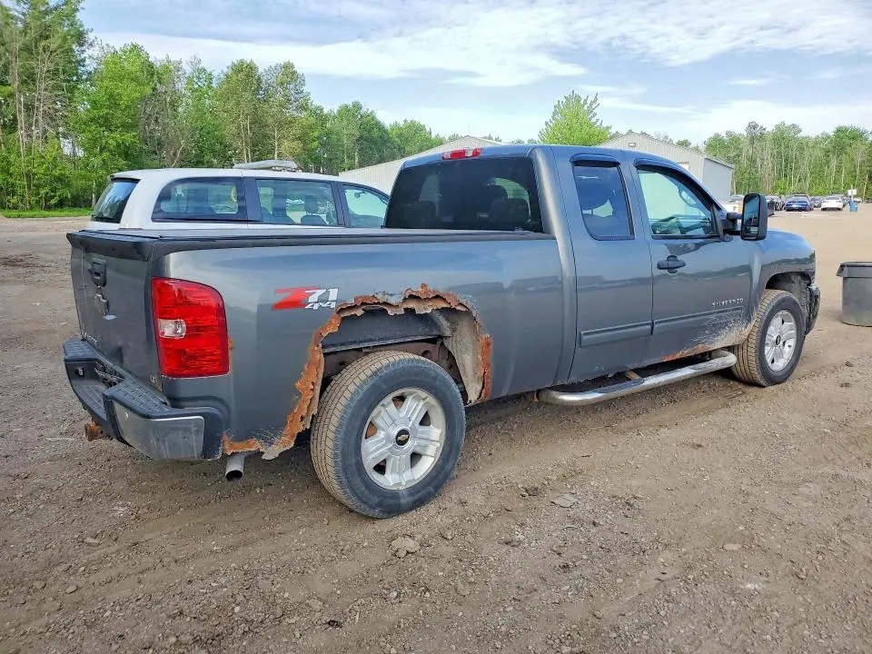 2011 CHEVROLET SILVERADO K1500 LT  