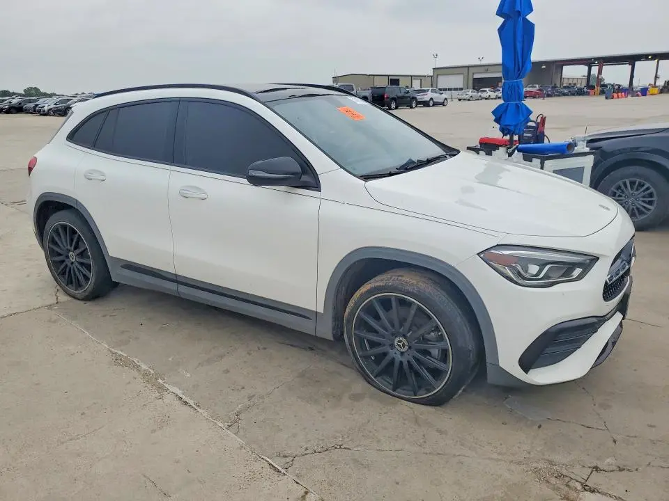 2021 MERCEDES-BENZ GLA 250  