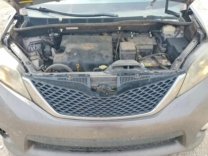 2011 TOYOTA SIENNA SPORT  