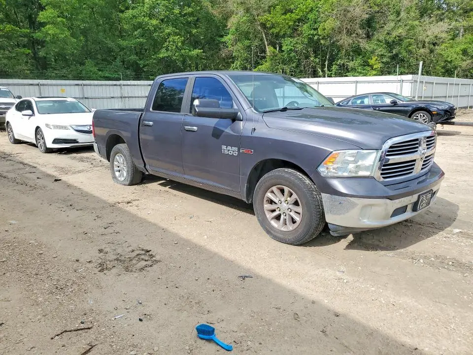 2015 RAM 1500 SLT  