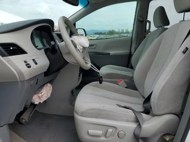 2011 TOYOTA SIENNA LE  