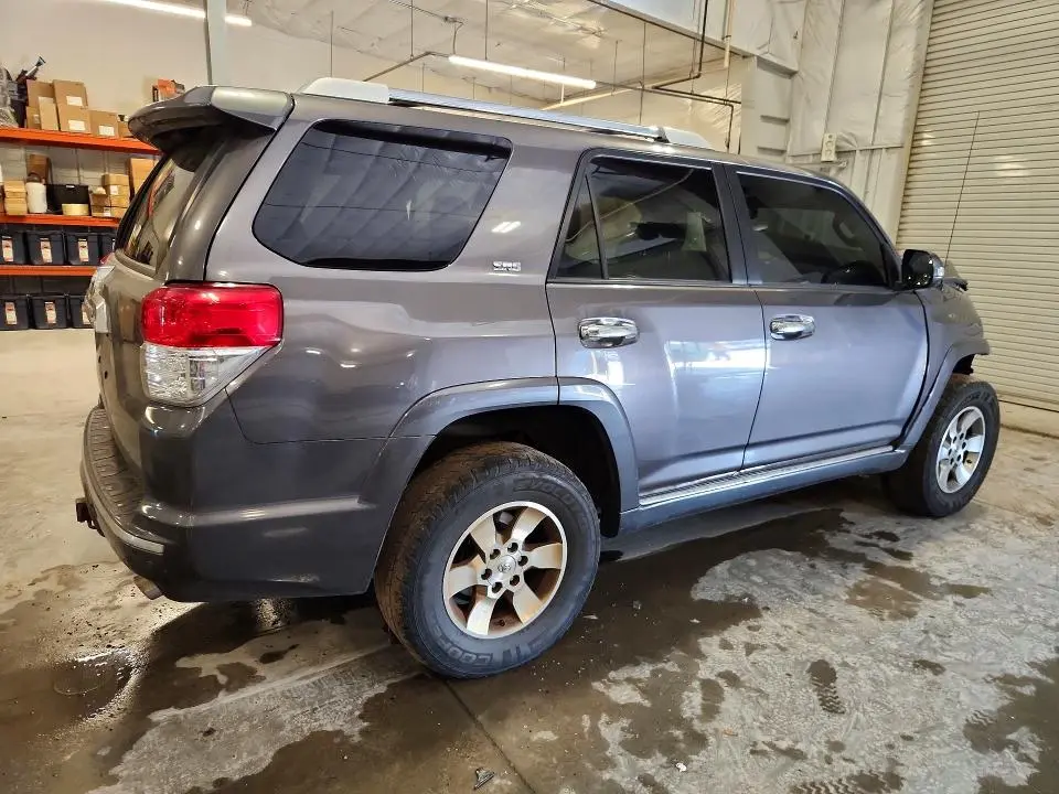 2013 TOYOTA 4RUNNER SR5  