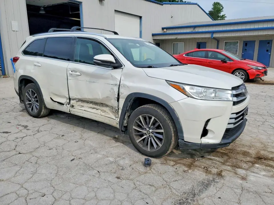 2017 TOYOTA HIGHLANDER XLE  