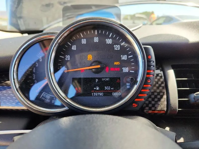 2017 MINI COOPER S  