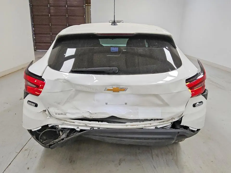 2025 CHEVROLET TRAX LS  