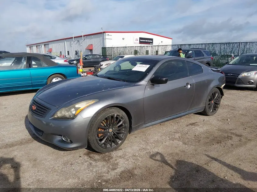 2011 INFINITI G37 JOURNEY