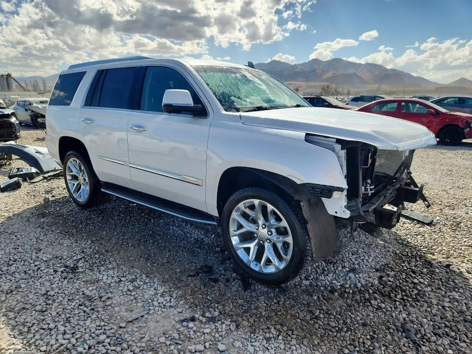 2017 CADILLAC ESCALADE LUXURY  