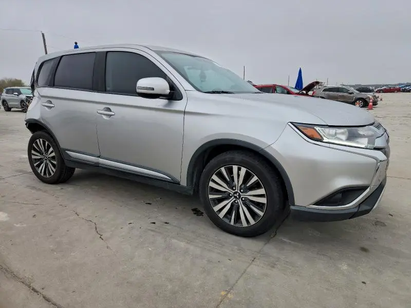 2019 MITSUBISHI OUTLANDER SE  