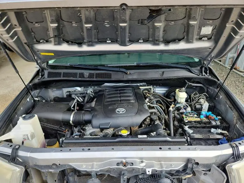 2015 TOYOTA SEQUOIA SR5  