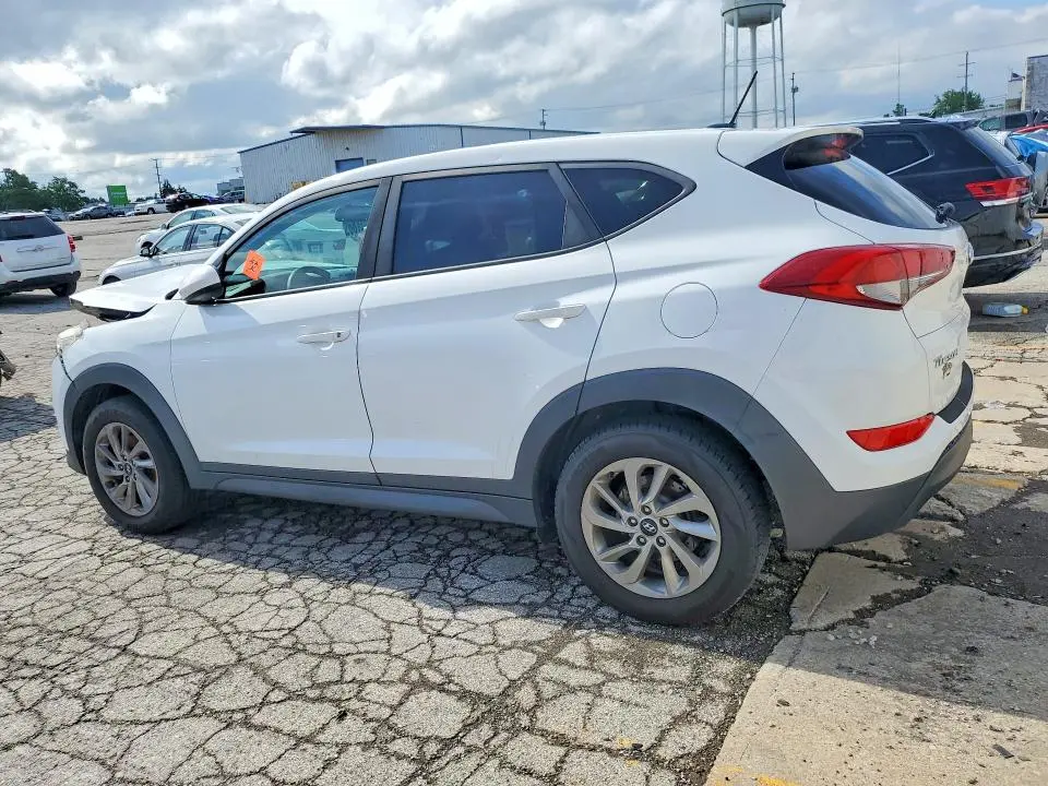 2017 HYUNDAI TUCSON SE  