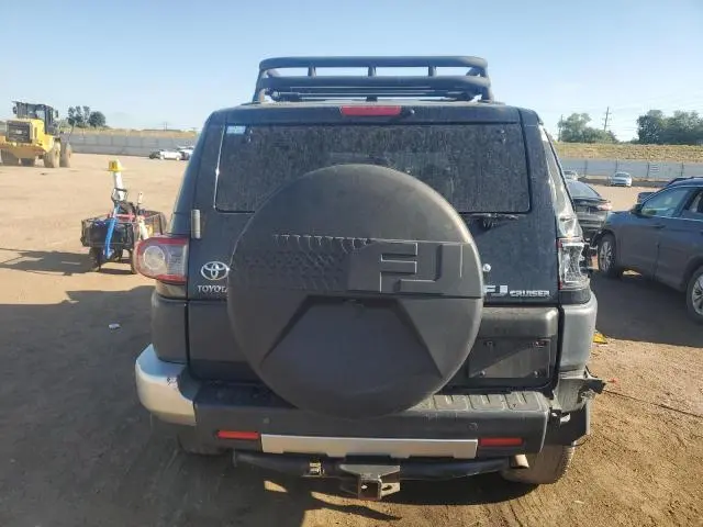 2012 TOYOTA FJ CRUISER