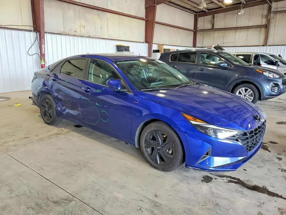 2021 HYUNDAI ELANTRA SEL  