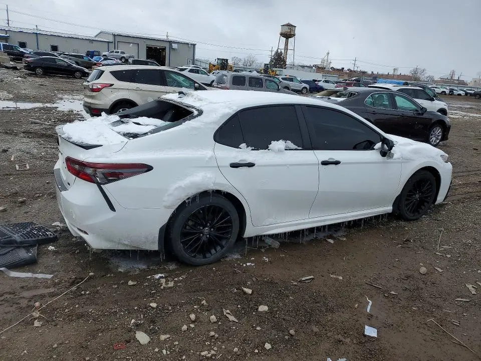 2022 TOYOTA CAMRY SE NIGHTSHADE  