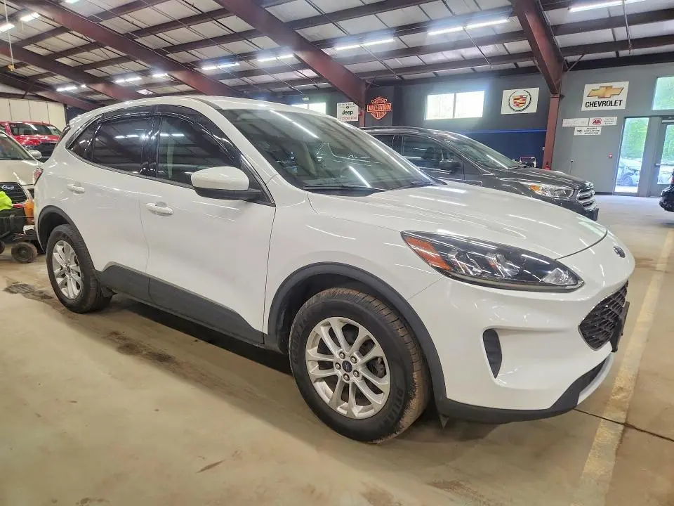 2020 FORD ESCAPE SE  