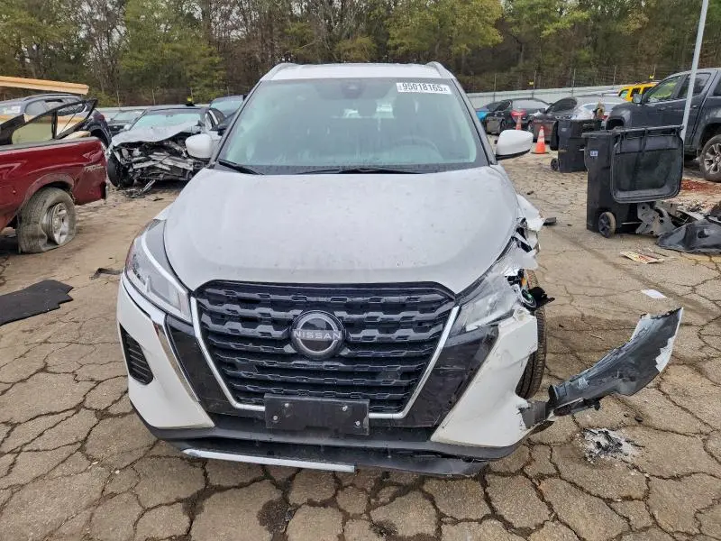 2024 NISSAN KICKS SV  