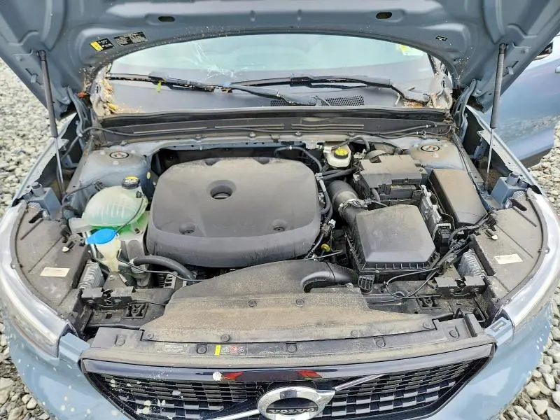 2021 VOLVO XC40 T5 R-DESIGN  