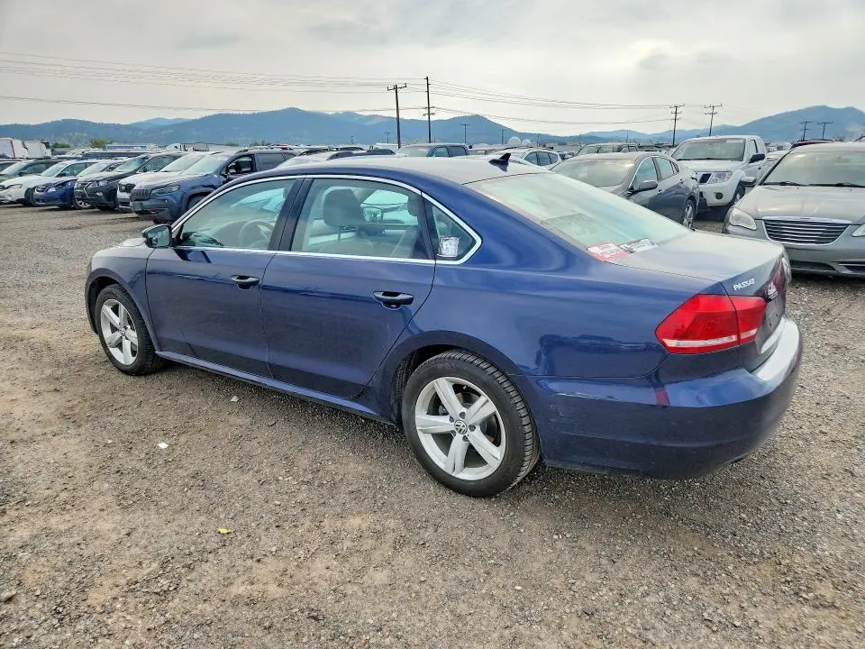 2013 VOLKSWAGEN PASSAT SE  