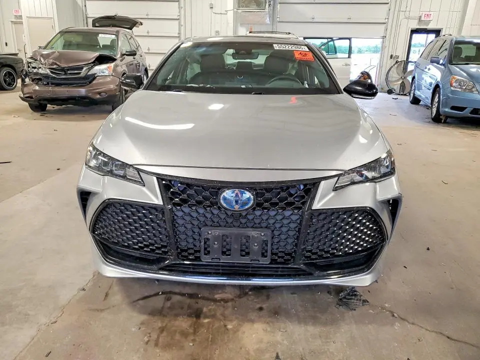 2021 TOYOTA AVALON XSE  