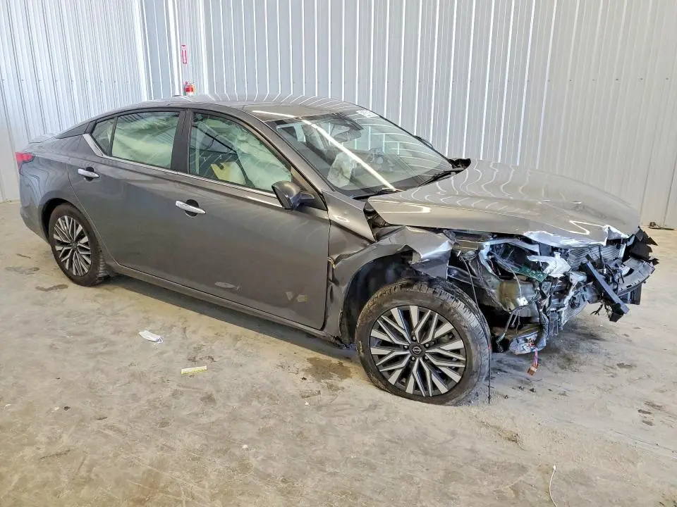 2024 NISSAN ALTIMA SV  