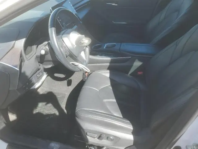 2021 TOYOTA AVALON XLE  