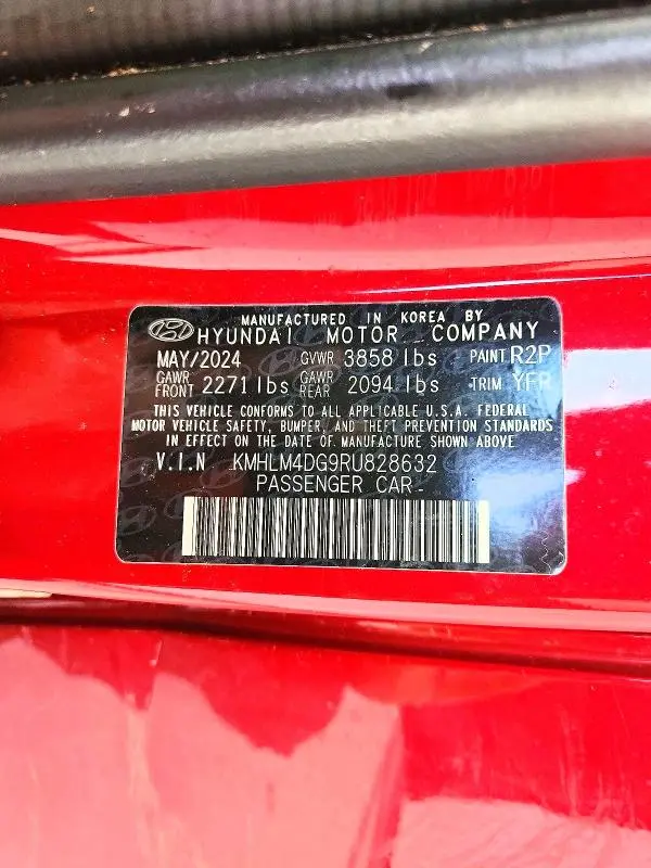 2024 HYUNDAI ELANTRA SEL  
