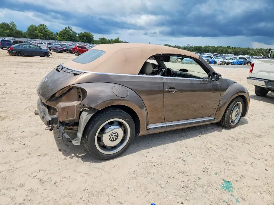 2013 VOLKSWAGEN BEETLE   