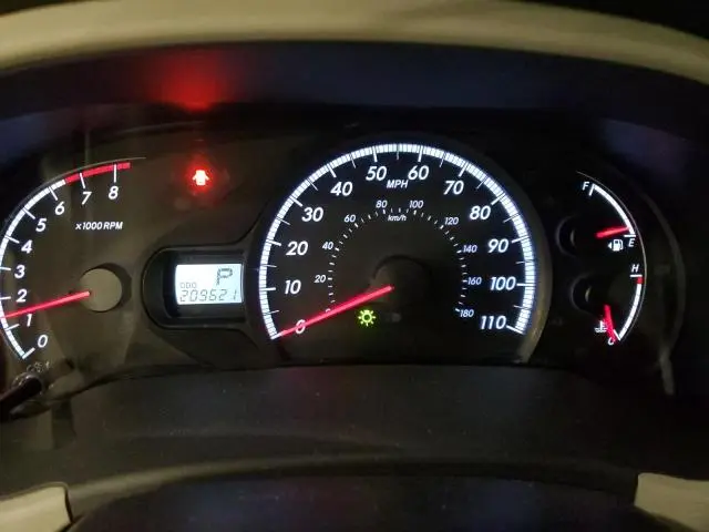 2013 TOYOTA SIENNA LE  