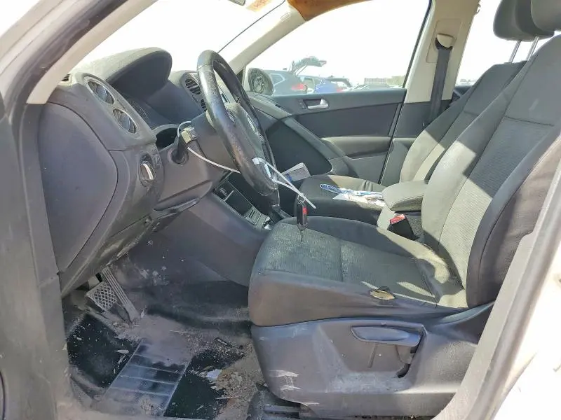 2014 VOLKSWAGEN TIGUAN S  