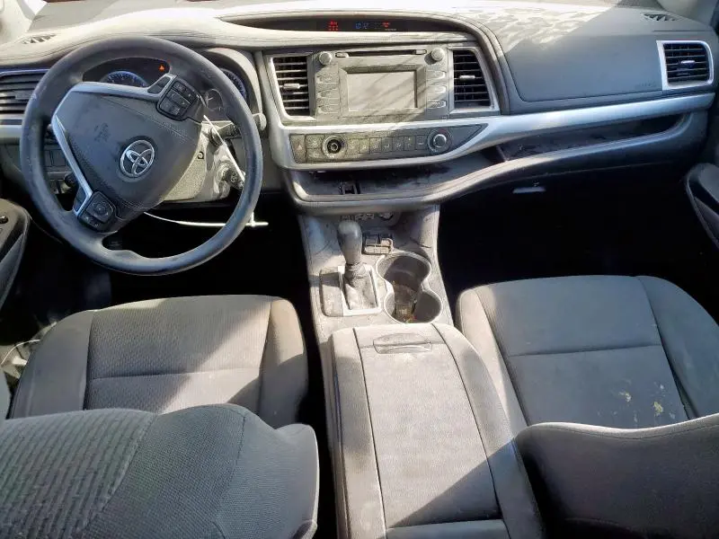 2019 TOYOTA HIGHLANDER LE  