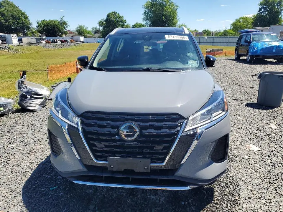 2021 NISSAN KICKS SV  