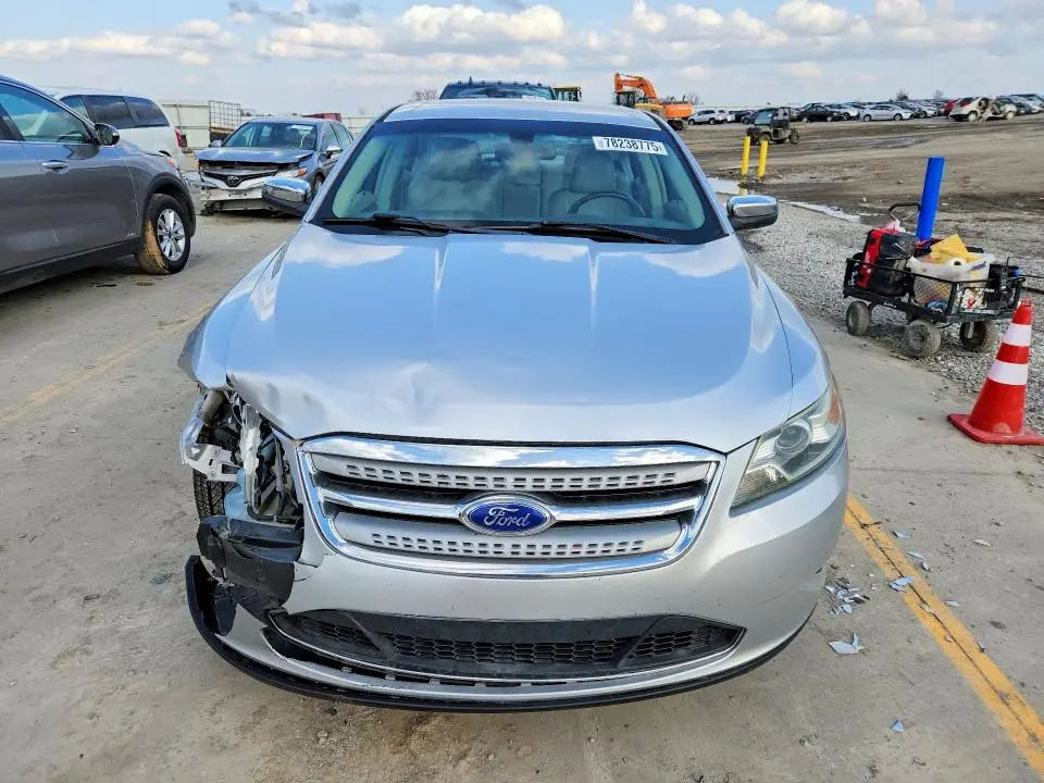2011 FORD TAURUS LIMITED  