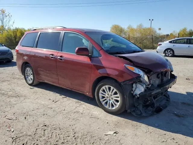 2015 TOYOTA SIENNA XLE  