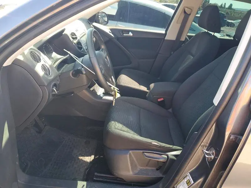 2013 VOLKSWAGEN TIGUAN S  