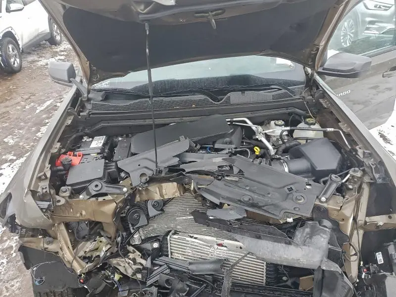 2024 CHEVROLET COLORADO LT  