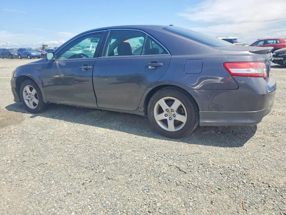 2011 TOYOTA CAMRY SE  