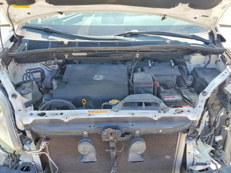 2012 TOYOTA SIENNA XLE 8-PASSENGER  