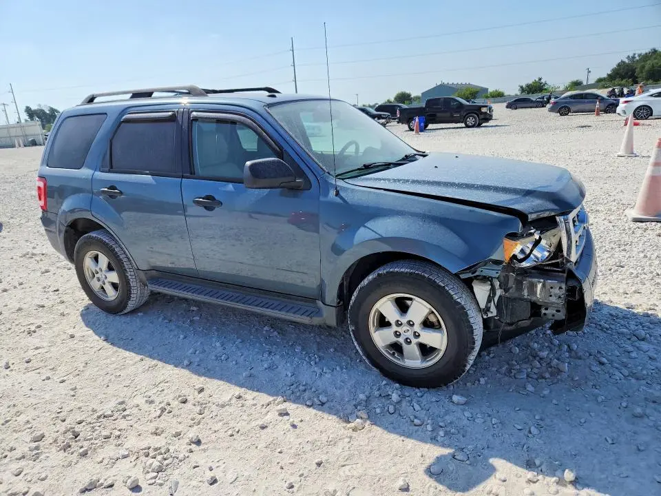 2011 FORD ESCAPE XLT  