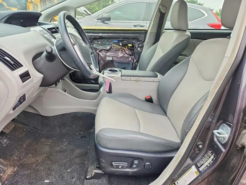 2015 TOYOTA PRIUS V FOUR  