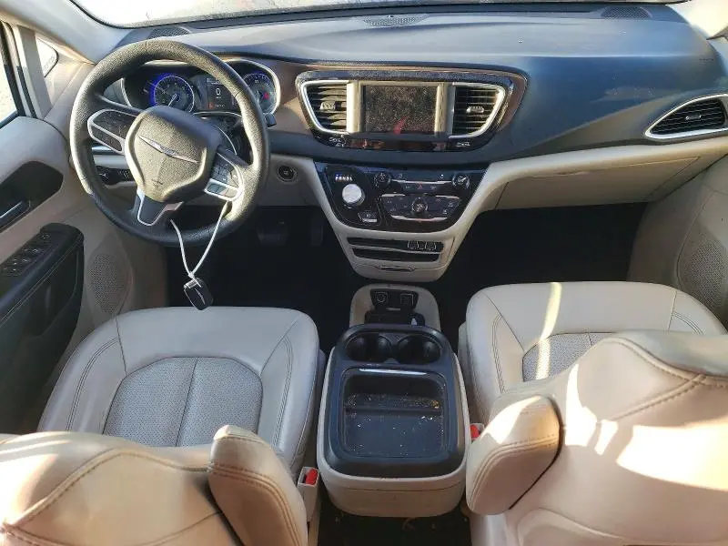 2021 CHRYSLER VOYAGER   