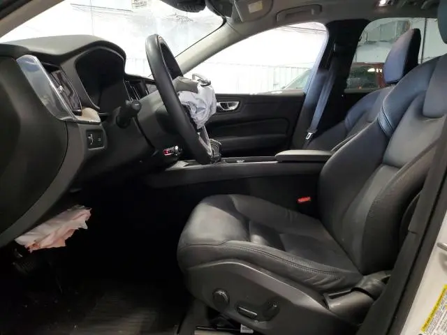 2021 VOLVO XC60 T5 MOMENTUM  