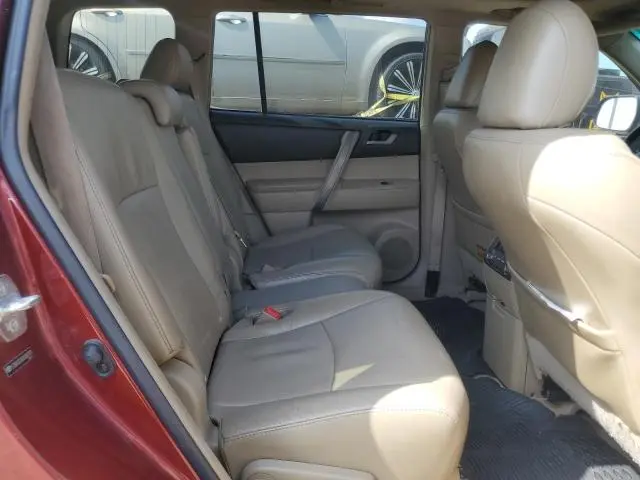 2010 TOYOTA HIGHLANDER SE  