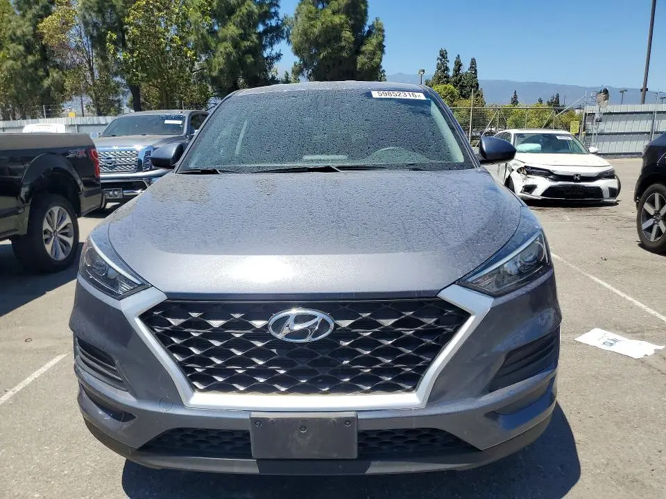2021 HYUNDAI TUCSON SE  
