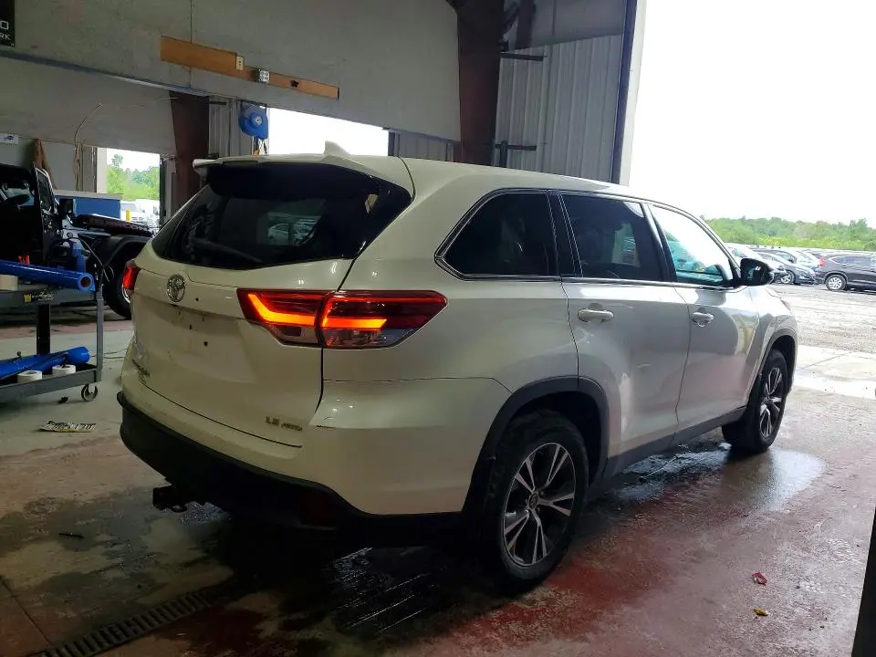 2019 TOYOTA HIGHLANDER LE PLUS  