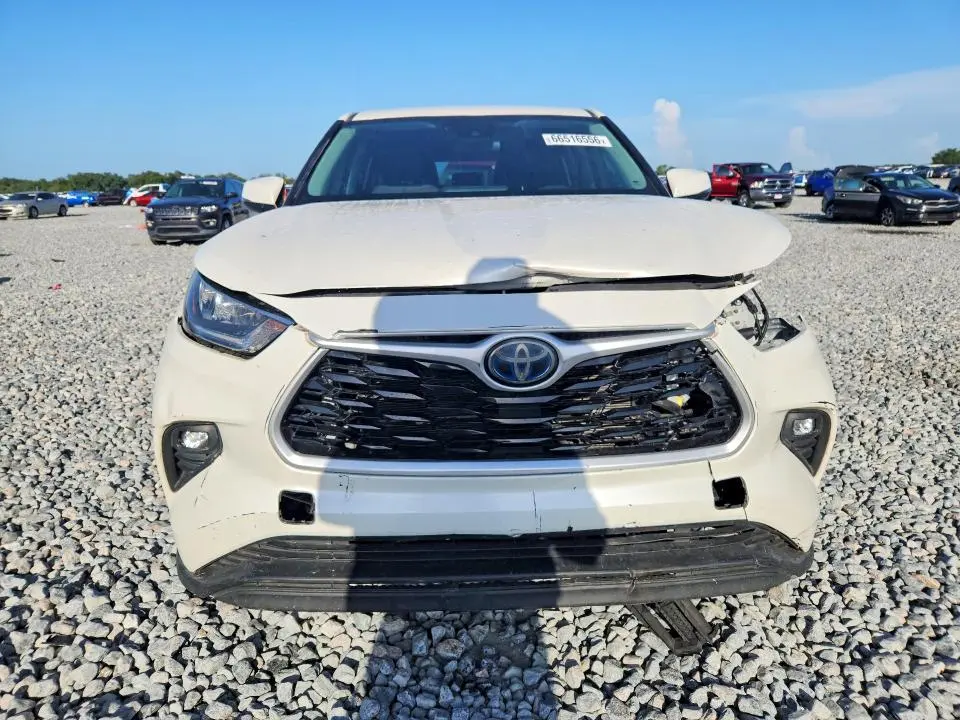 2020 TOYOTA HIGHLANDER HYBRID LE  