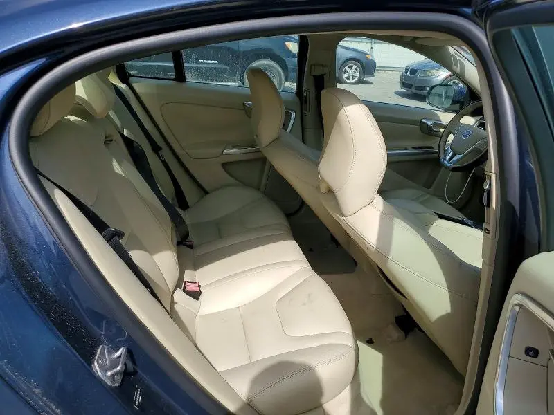 2015 VOLVO S60 PLATINUM  