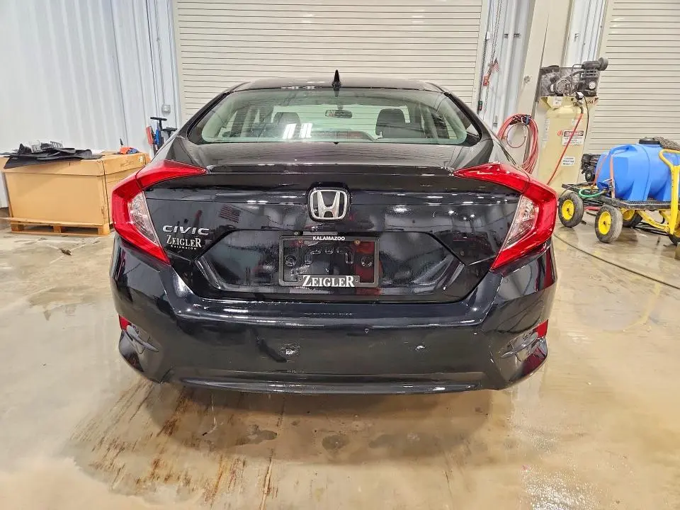 2018 HONDA CIVIC EX  