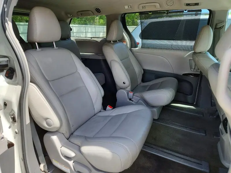 2017 TOYOTA SIENNA XLE PREMIUM 7-PASSENGER  