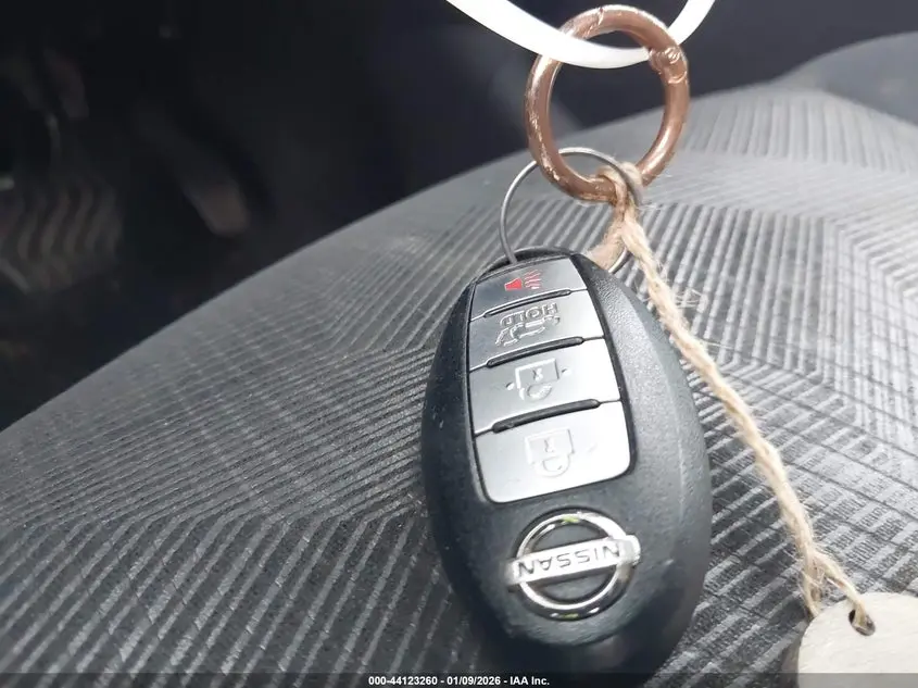 2016 NISSAN ROGUE SV